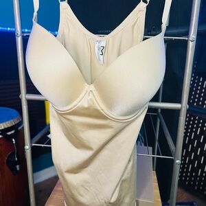 Maidenform
Beige Shapewear Bodysuit